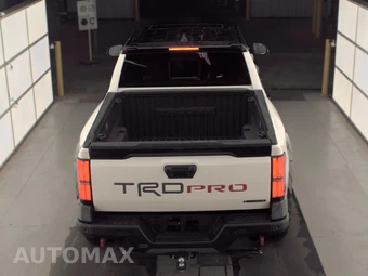 2026 Toyota Tacoma i-FORCE MAX TRD Pro Crew Cab Medium Bed - miniatura 6