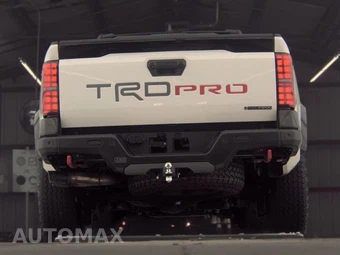 2026 Toyota Tacoma i-FORCE MAX TRD Pro Crew Cab Medium Bed - miniatura 7