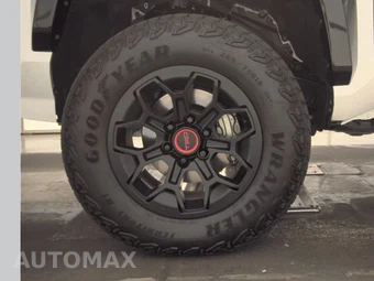 2026 Toyota Tacoma i-FORCE MAX TRD Pro Crew Cab Medium Bed - miniatura 9