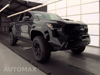 2026 Toyota Tacoma i-FORCE MAX TRD Pro Crew Cab Medium Bed - miniatura 3