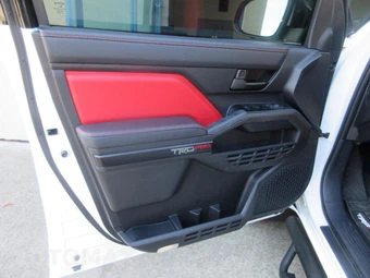 2026 Toyota Tacoma i-FORCE MAX TRD Pro Crew Cab Medium Bed - miniatura 5