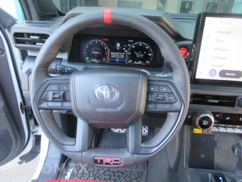 2026 Toyota Tacoma i-FORCE MAX TRD Pro Crew Cab Medium Bed - miniatura 51