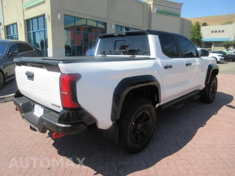 2026 Toyota Tacoma i-FORCE MAX TRD Pro Crew Cab Medium Bed - miniatura 73