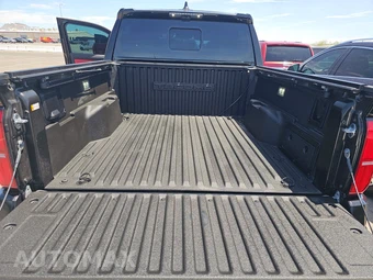 2026 Toyota Tacoma i-FORCE MAX TRD Pro Crew Cab Medium Bed - miniatura 16