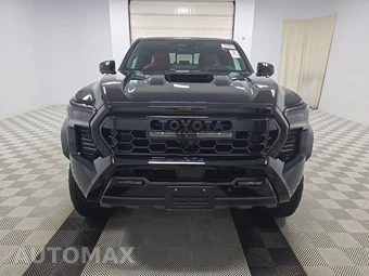 2026 Toyota Tacoma i-FORCE MAX TRD Pro Crew Cab Medium Bed - miniatura 2