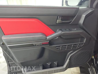 2026 Toyota Tacoma i-FORCE MAX TRD Pro Crew Cab Medium Bed - miniatura 9