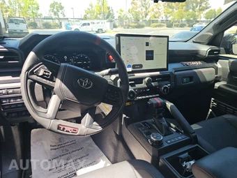 2026 Toyota Tacoma i-FORCE MAX TRD Pro Crew Cab Medium Bed - miniatura 11