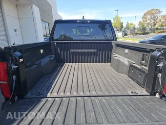 2026 Toyota Tacoma i-FORCE MAX TRD Pro Crew Cab Medium Bed - miniatura 16