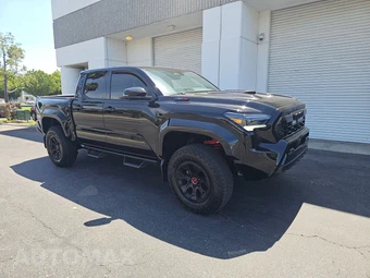 2026 Toyota Tacoma i-FORCE MAX TRD Pro Crew Cab Medium Bed - miniatura 3