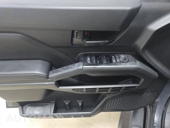 2026 Toyota Tacoma SR Crew Cab Medium Bed - miniatura 9