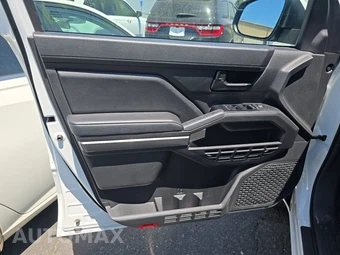 2026 Toyota Tacoma SR5 Crew Cab Medium Bed - miniatura 9