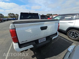 2026 Toyota Tacoma SR5 Crew Cab Medium Bed - miniatura 5
