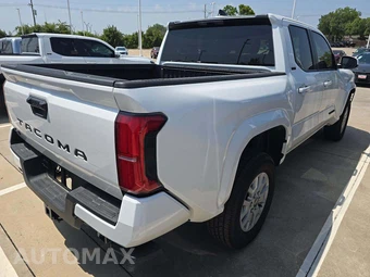 2026 Toyota Tacoma SR5 Crew Cab Medium Bed - miniatura 3