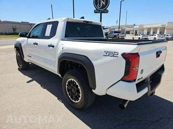 2026 Toyota Tacoma TRD Off-Road Crew Cab Medium Bed - miniatura 2