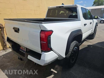 2026 Toyota Tacoma TRD Off-Road Crew Cab Medium Bed - miniatura 3