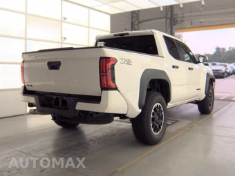 2026 Toyota Tacoma TRD Off-Road Crew Cab Medium Bed - miniatura 4