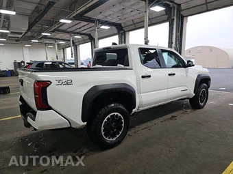 2026 Toyota Tacoma TRD Off-Road Crew Cab Medium Bed - miniatura 4