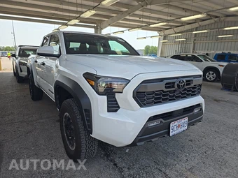 2026 Toyota Tacoma TRD Off-Road Crew Cab Medium Bed - miniatura 3