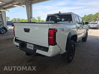 2026 Toyota Tacoma TRD Off-Road Crew Cab Medium Bed - miniatura 4