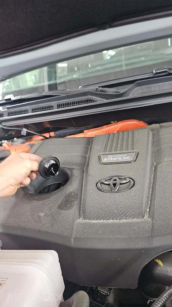 2026 Toyota Tundra i-FORCE MAX Limited Crew Cab Short Bed - miniatura 19