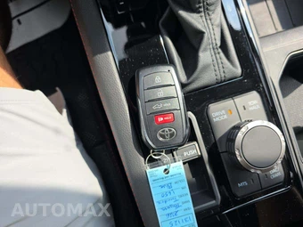 2026 Toyota Tundra i-FORCE MAX TRD Pro Crew Cab Short Bed - miniatura 8