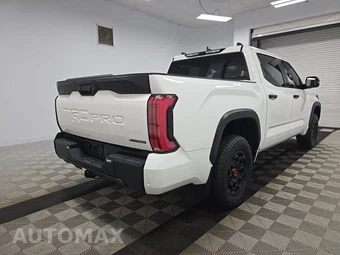 2026 Toyota Tundra i-FORCE MAX TRD Pro Crew Cab Short Bed - miniatura 4
