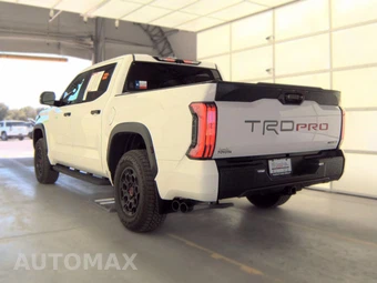 2026 Toyota Tundra i-FORCE MAX TRD Pro Crew Cab Short Bed - miniatura 6