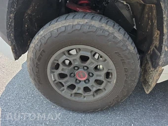 2026 Toyota Tundra i-FORCE MAX TRD Pro Crew Cab Short Bed - miniatura 8