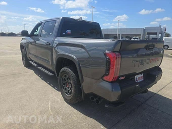 2026 Toyota Tundra i-FORCE MAX TRD Pro Crew Cab Short Bed - miniatura 2