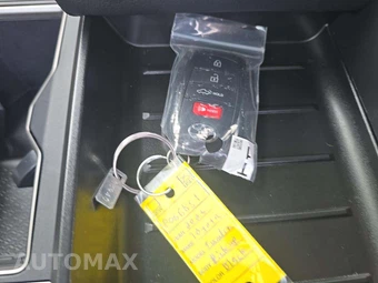 2026 Toyota Tundra SR5 Crew Cab Short Bed - miniatura 8