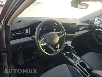 2026 Volkswagen Jetta SE - miniatura 11