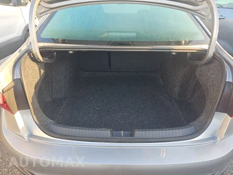 2026 Volkswagen Jetta SE - miniatura 16