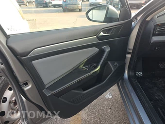 2026 Volkswagen Jetta SE - miniatura 9