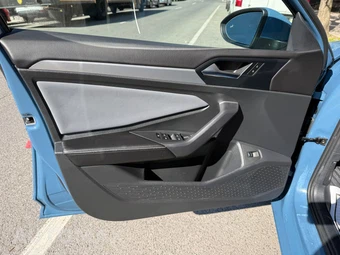 2026 Volkswagen Jetta SE - miniatura 18
