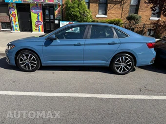 2026 Volkswagen Jetta SE - miniatura 8