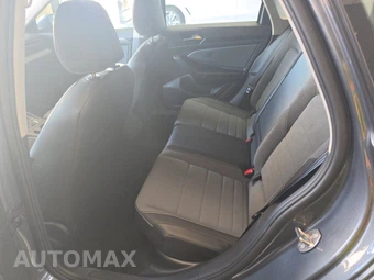 2026 Volkswagen Jetta SE - miniatura 13