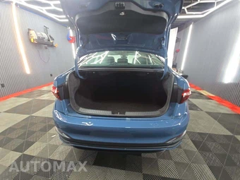 2026 Volkswagen Jetta SE - miniatura 11