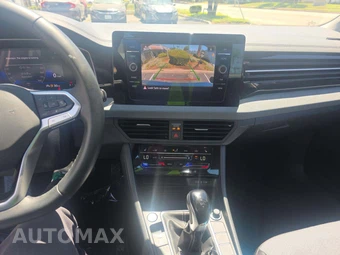 2026 Volkswagen Jetta SE - miniatura 10