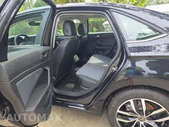 2026 Volkswagen Jetta SE - miniatura 13