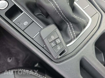 2026 Volkswagen Jetta SE - miniatura 8