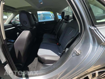 2026 Volkswagen Jetta SE - miniatura 13