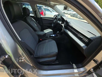 2026 Volkswagen Jetta SE - miniatura 18