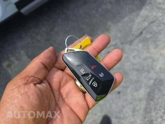 2026 Volkswagen Tiguan SE - miniatura 8
