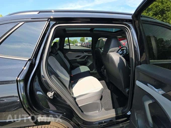 2026 Volkswagen Tiguan SE R-Line Black - miniatura 13