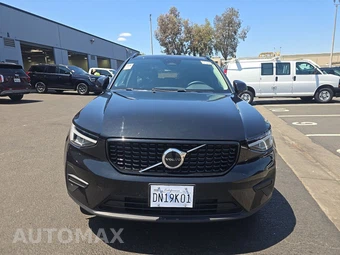 2026 Volvo XC40 B5 Core – miniatura 2
