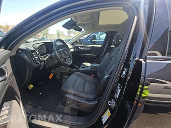2026 Volvo XC40 B5 Core – miniatura 7