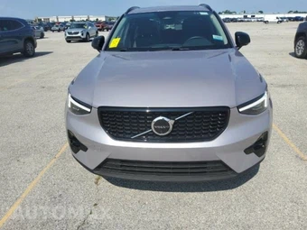 2026 Volvo XC40 B5 Plus – miniatura 2