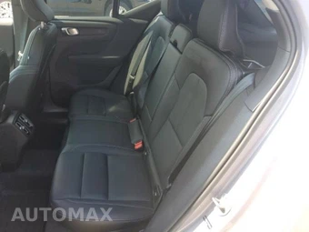 2026 Volvo XC40 B5 Plus – miniatura 8