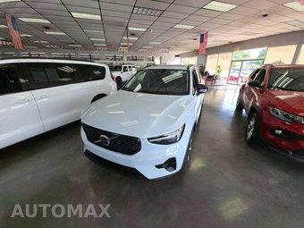 2026 Volvo XC40 B5 Plus