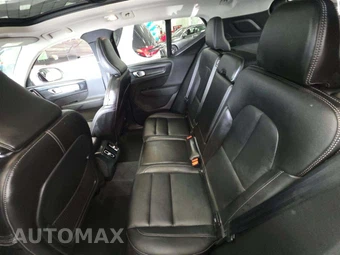 2026 Volvo XC40 B5 Plus - miniatura 13